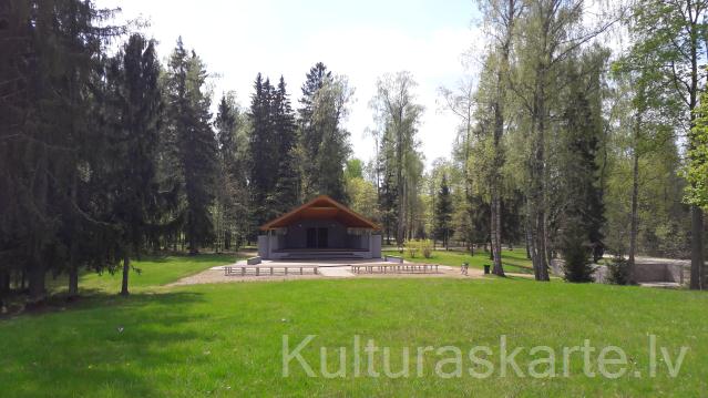 Klabes estrāde